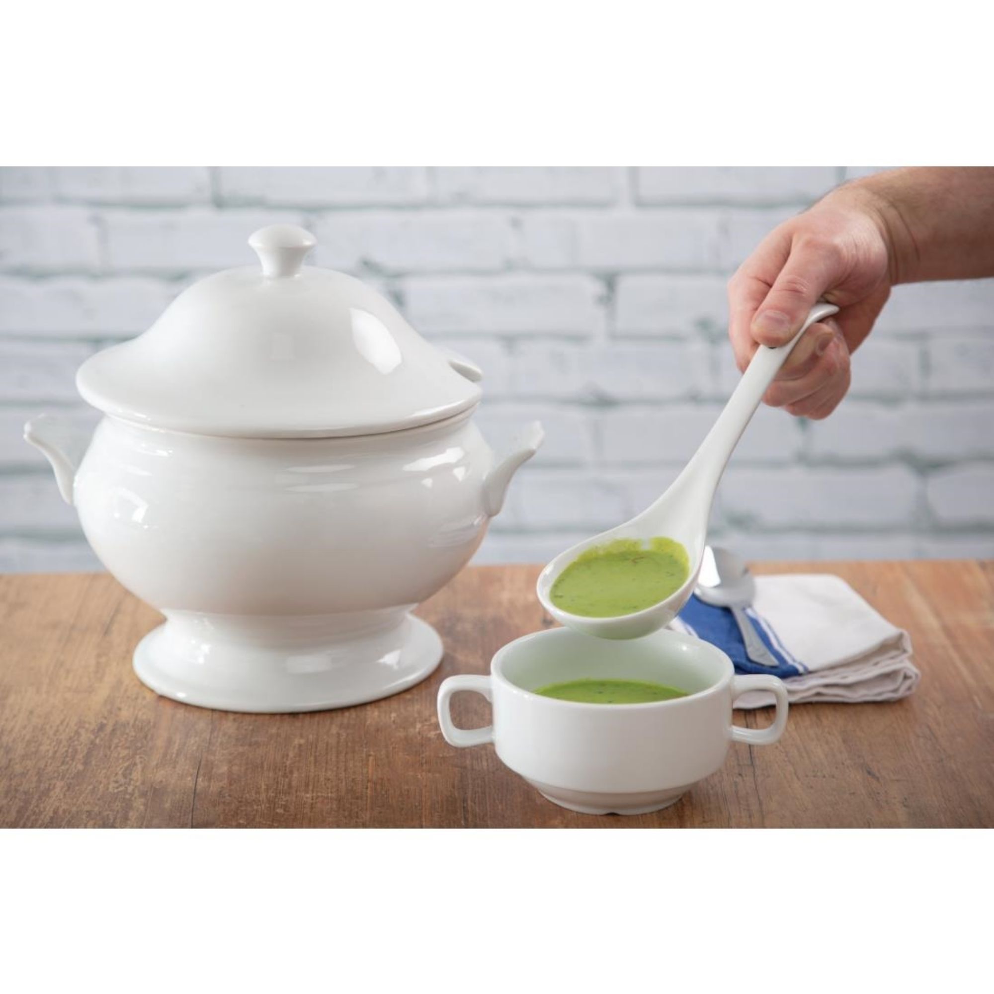Picture of Olympia Whiteware Soup Tureen and Ladle 2.5Ltr 88oz
