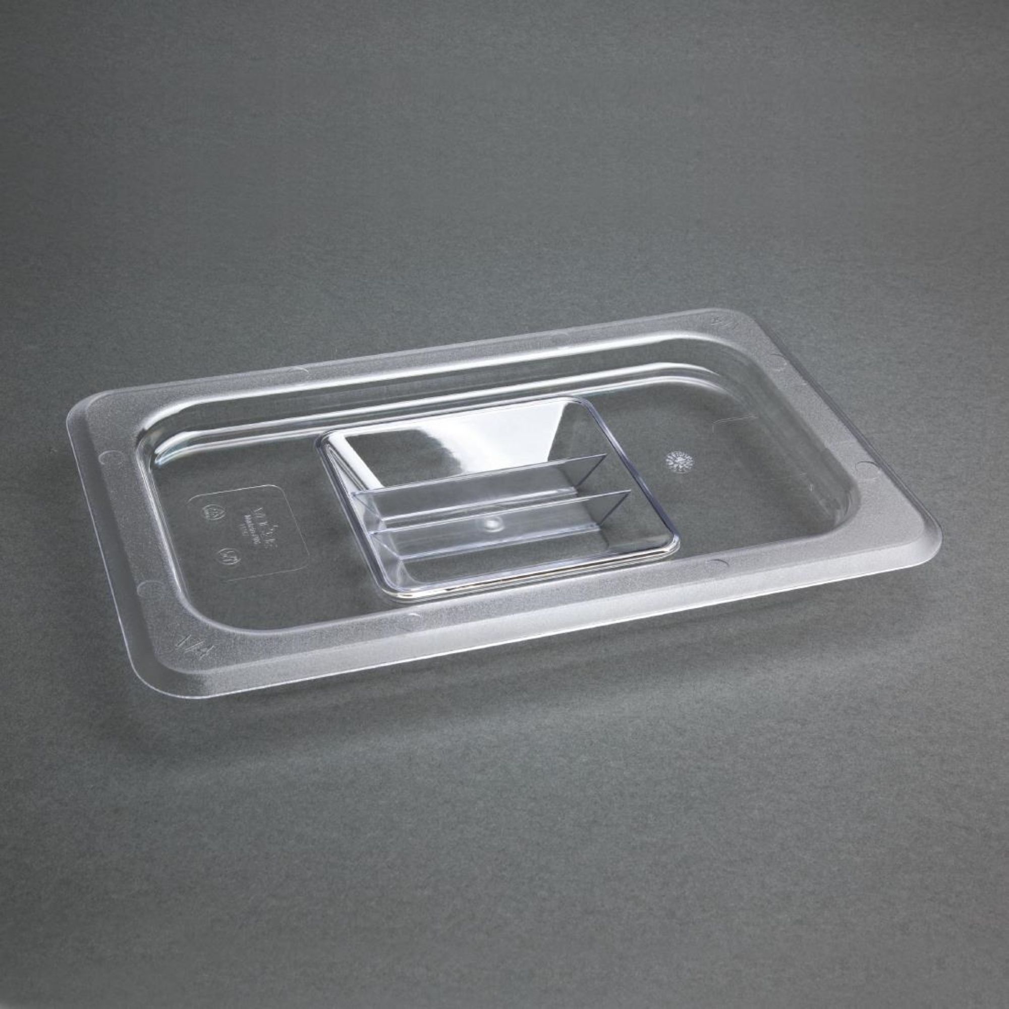 Picture of Vogue Polycarbonate 1/4 Gastronorm Lid Clear
