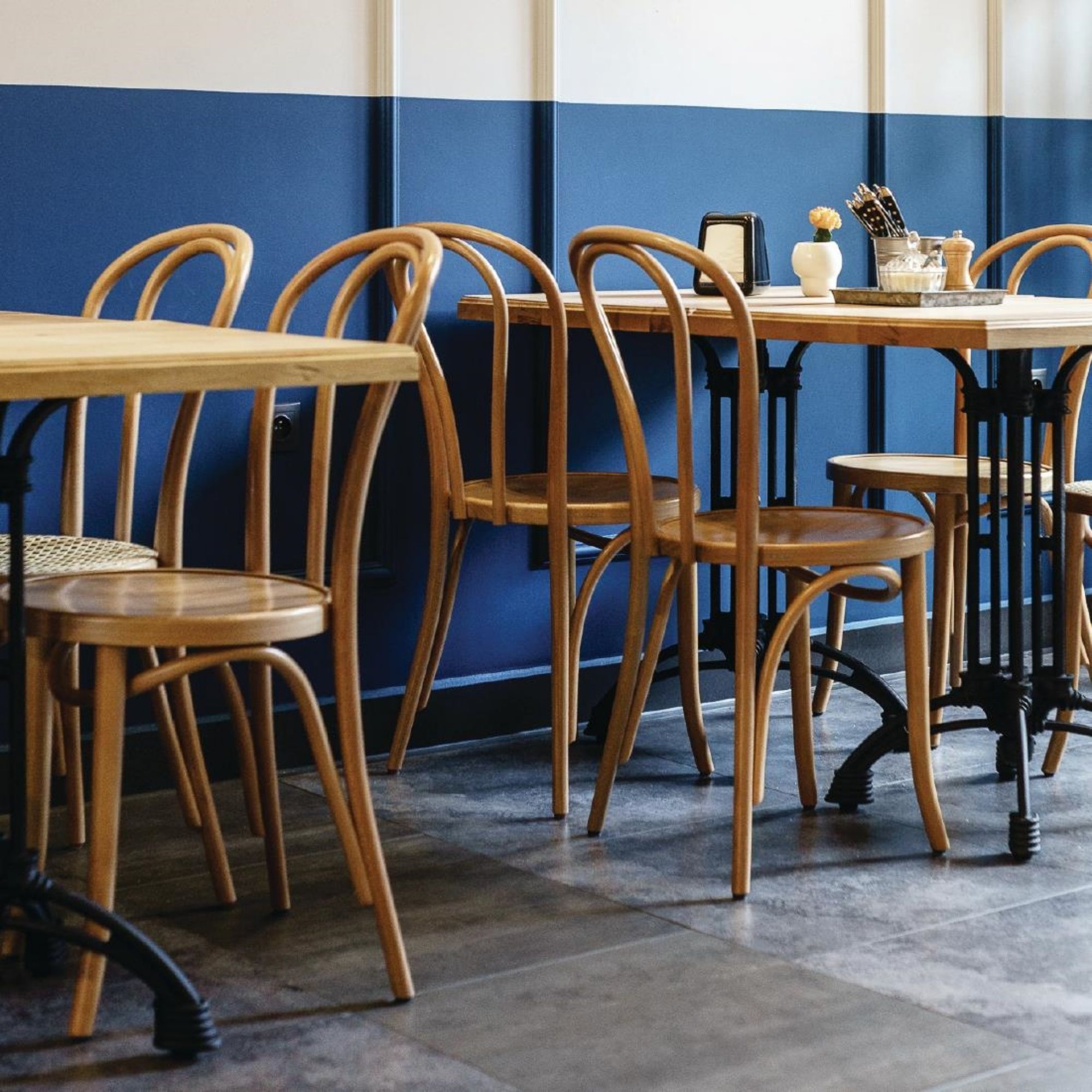 Picture of Bolero Cast Iron Decorative Brasserie Table Leg Base