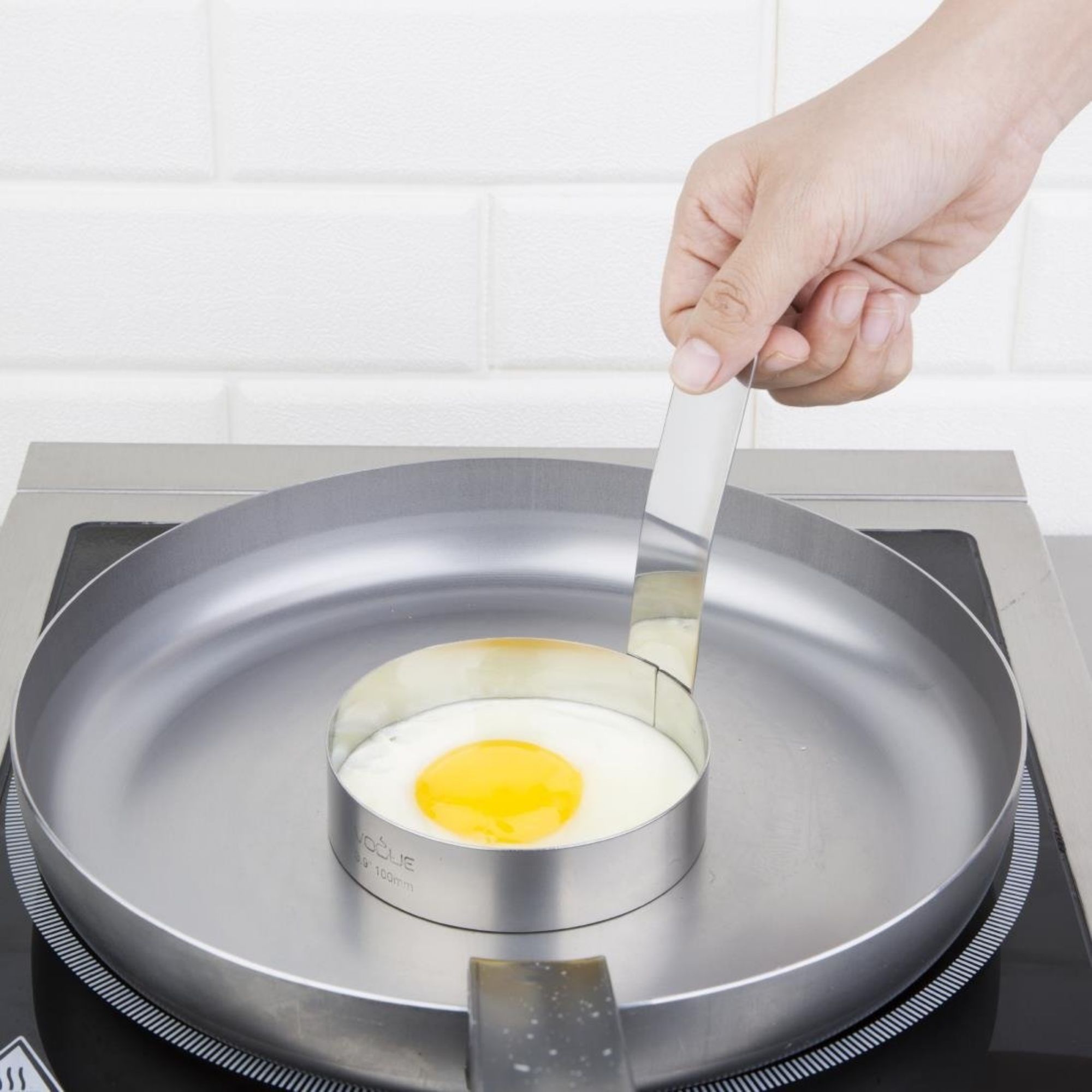 Picture of Vogue Long Handled Egg Ring 100mm