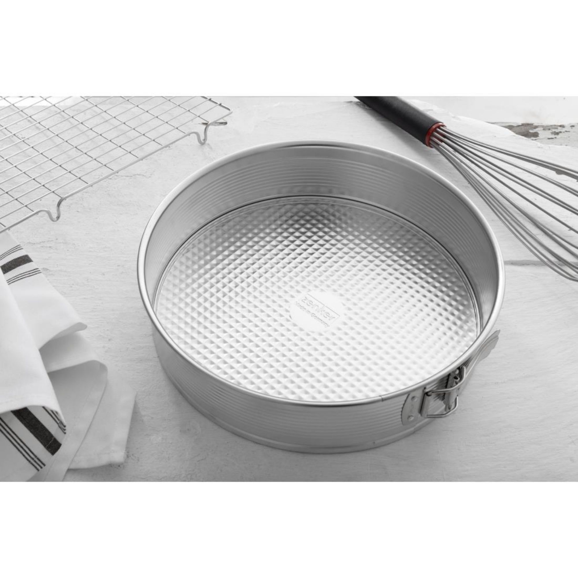 Picture of Eddingtons Spring Form Round Cake Tin 280mm