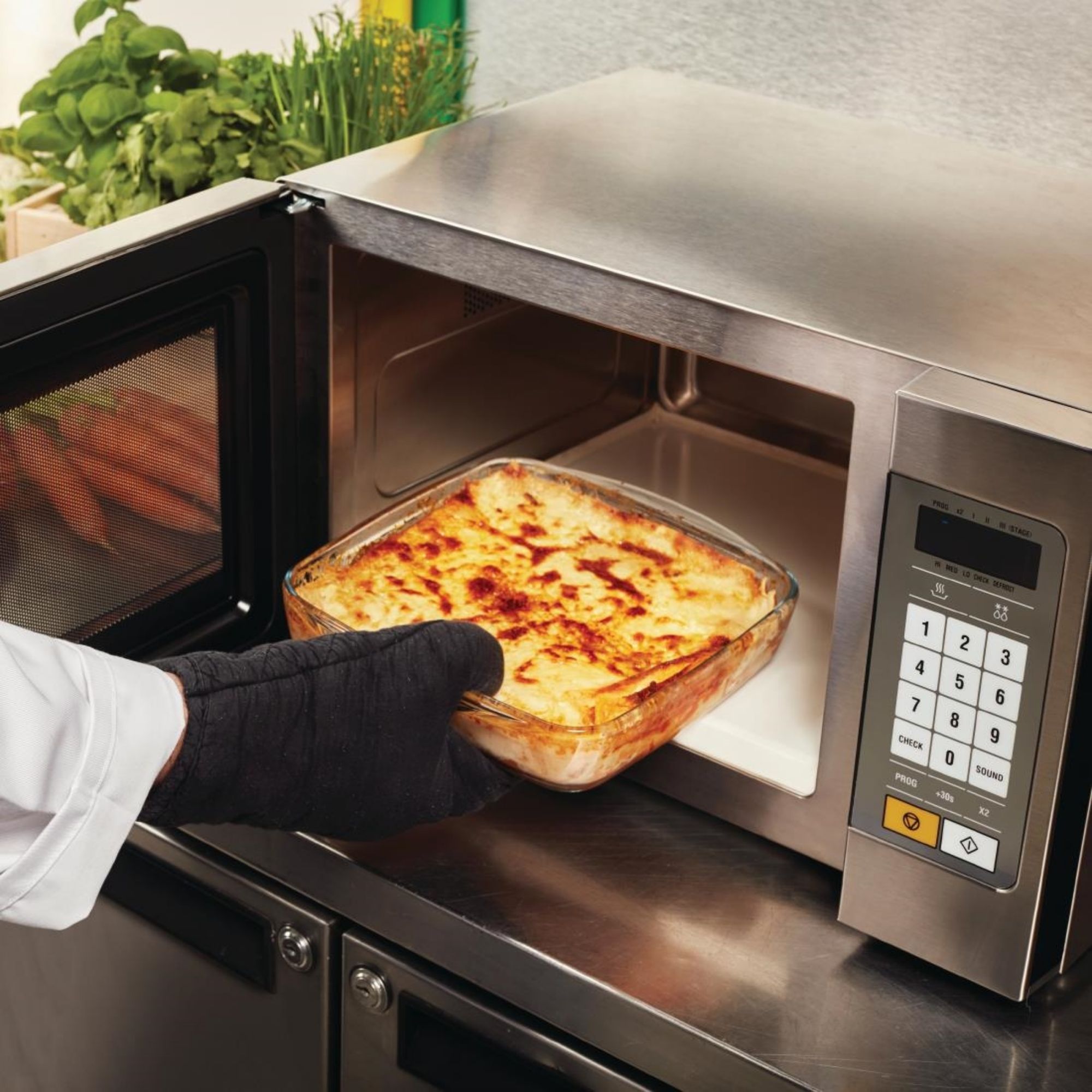 Picture of Samsung Light Duty Programmable Microwave 26ltr 1100W CM1089