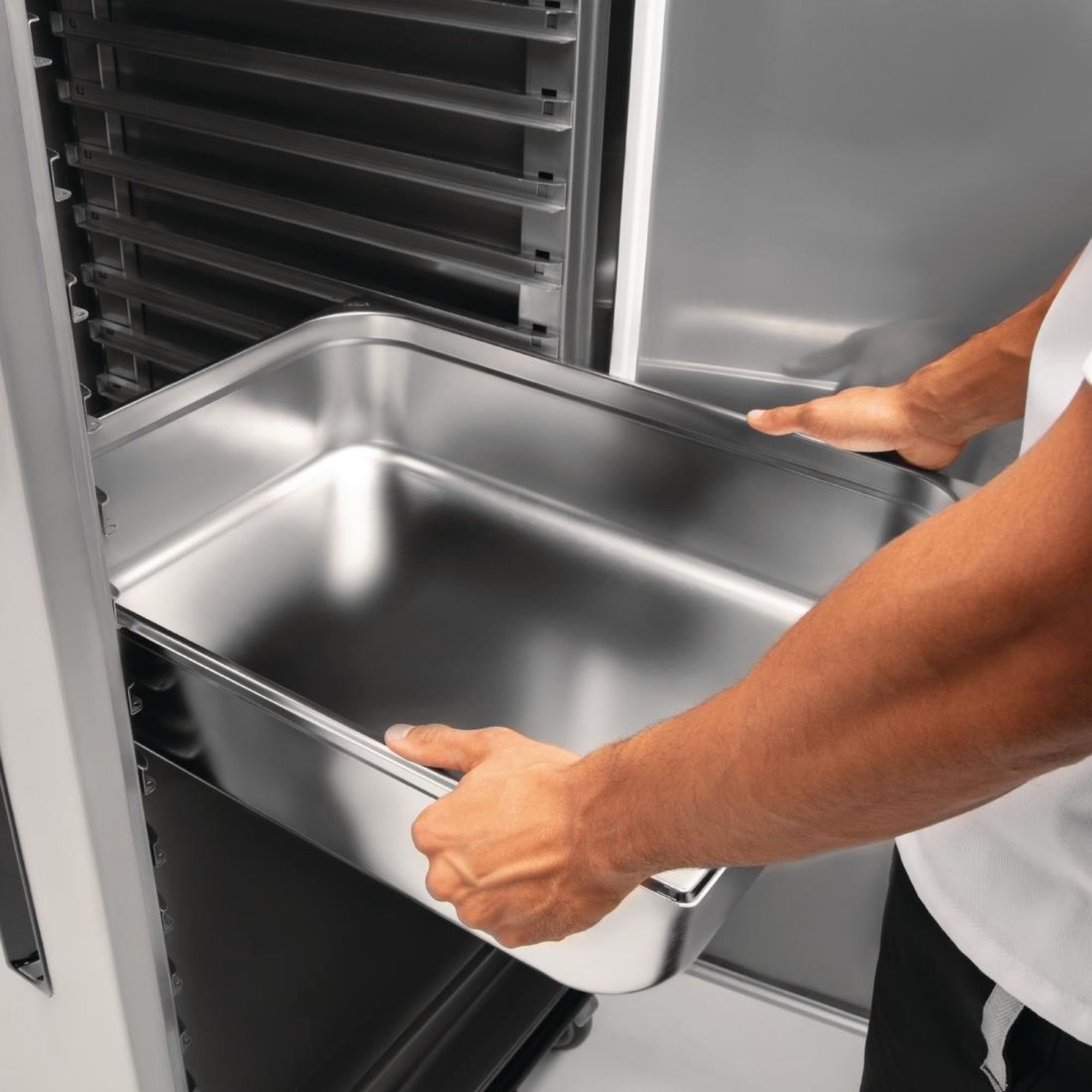 Picture of Buffalo Heated Banquet Cabinet 16 x 2/1GN