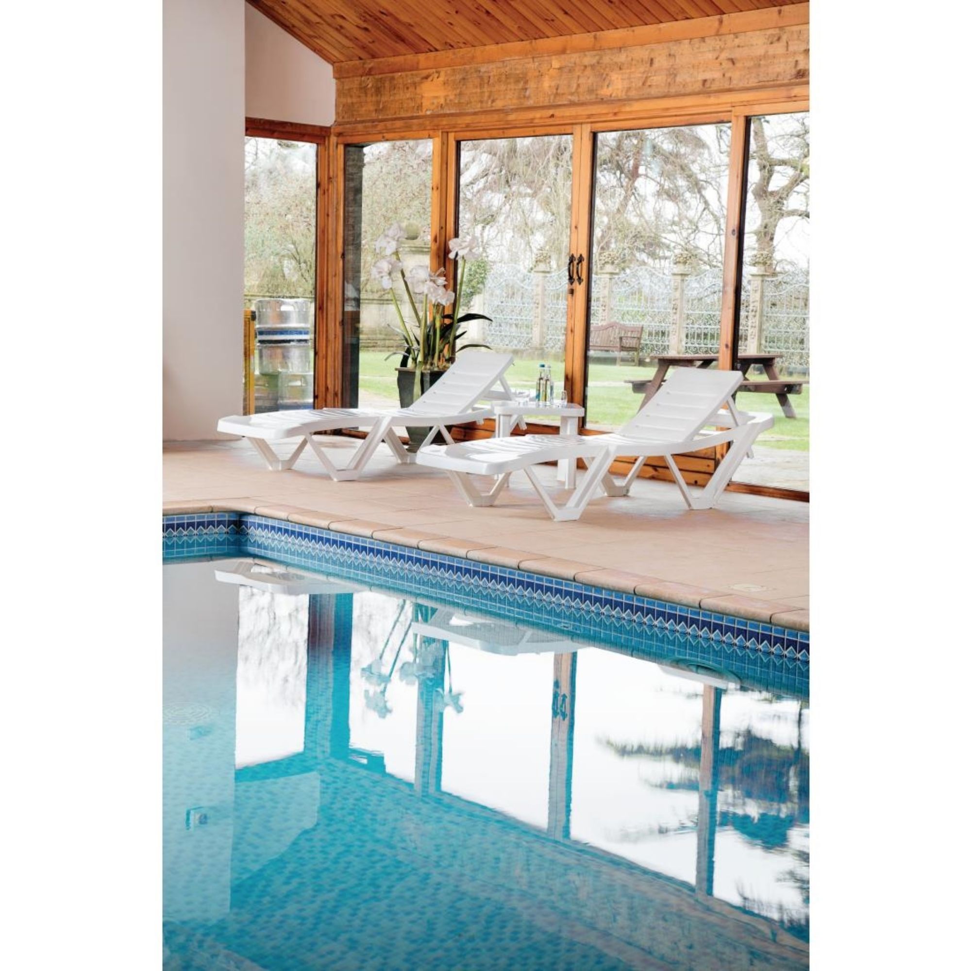 Picture of Polypropylene Sun Loungers White (Pack of 2)