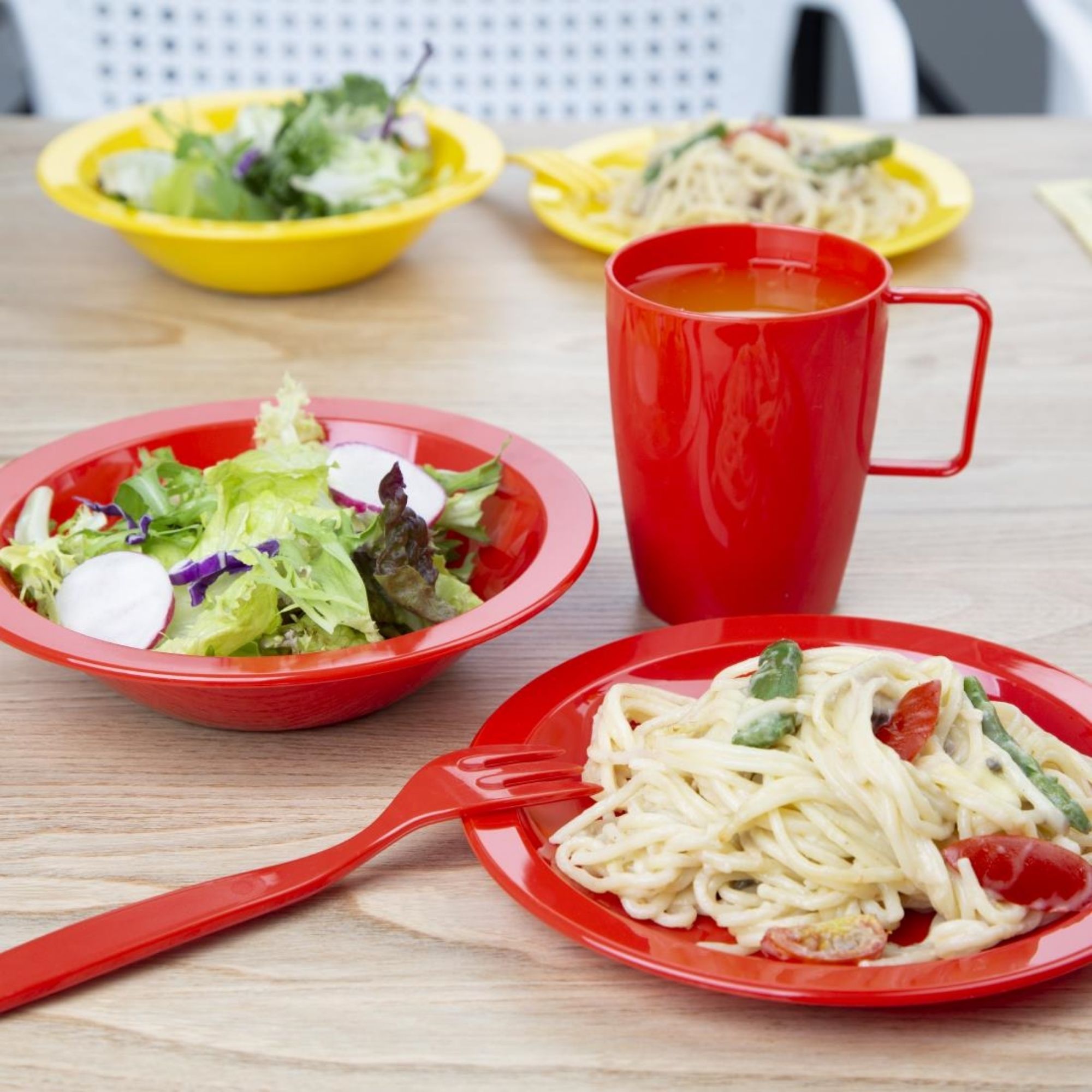 Picture of Olympia Kristallon Polycarbonate Plates Red 172mm (Pack of 12)