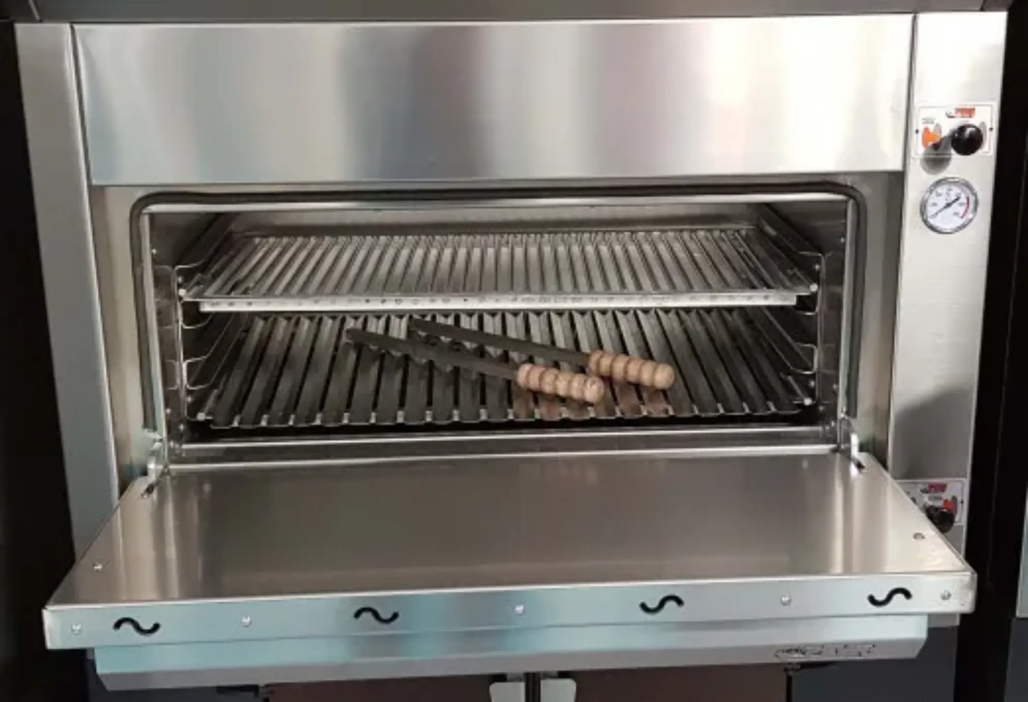 Picture of Peva LM125 - Charcoal Oven