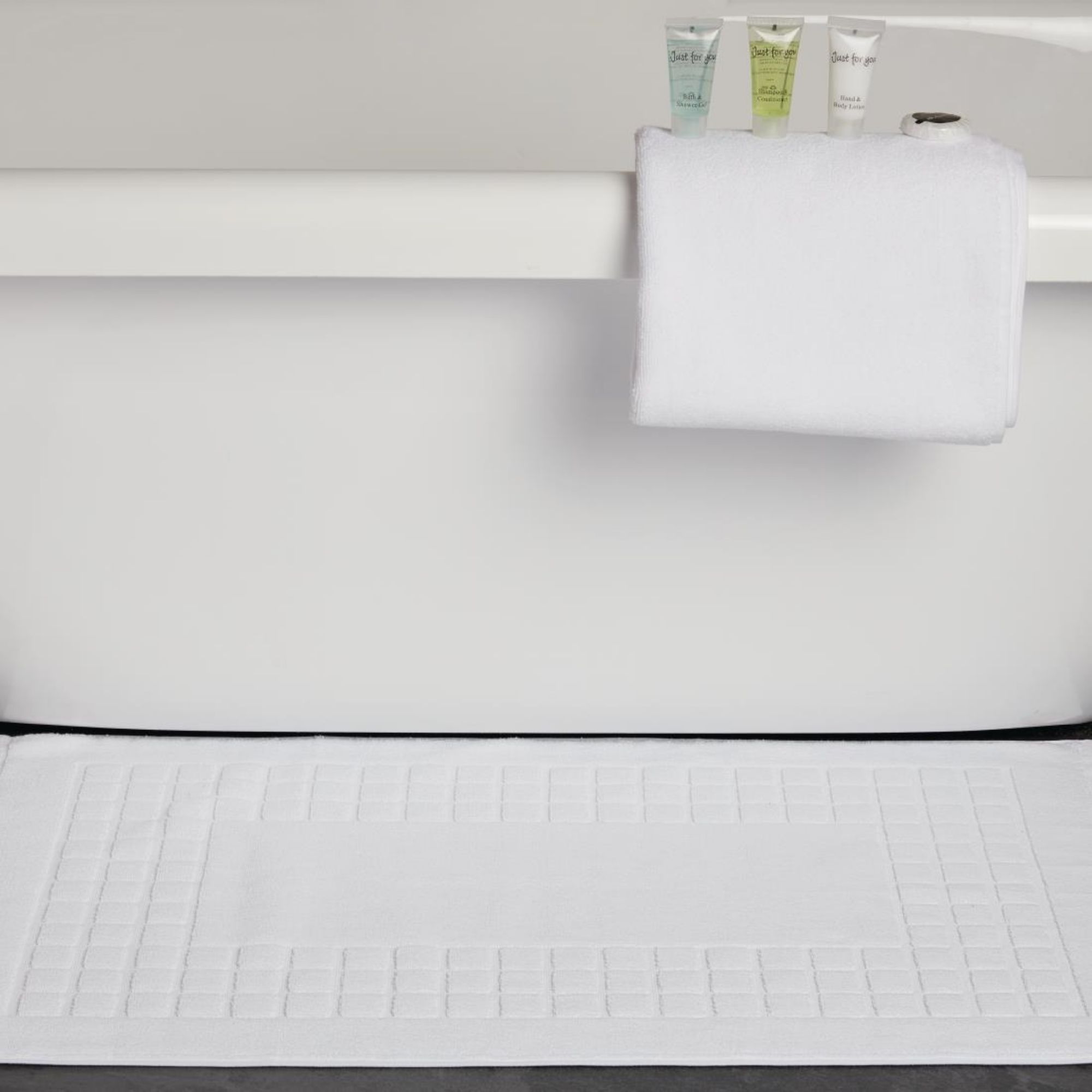 Picture of Mitre Luxury Savanna Bath Mat White