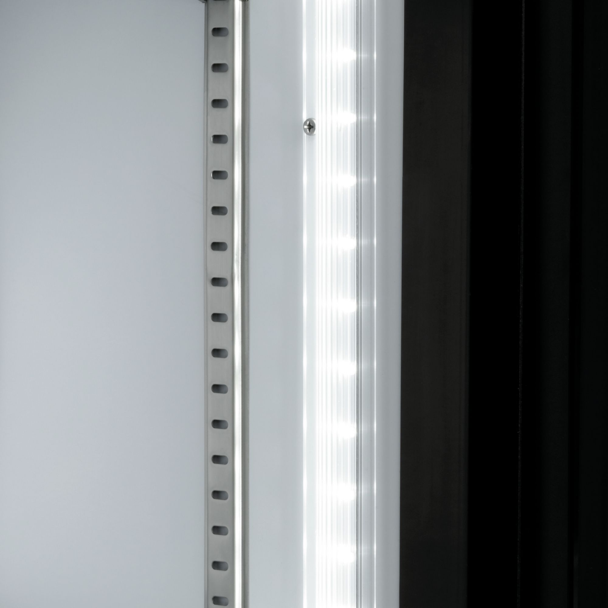 Picture of Combination fridge/freezer 820L