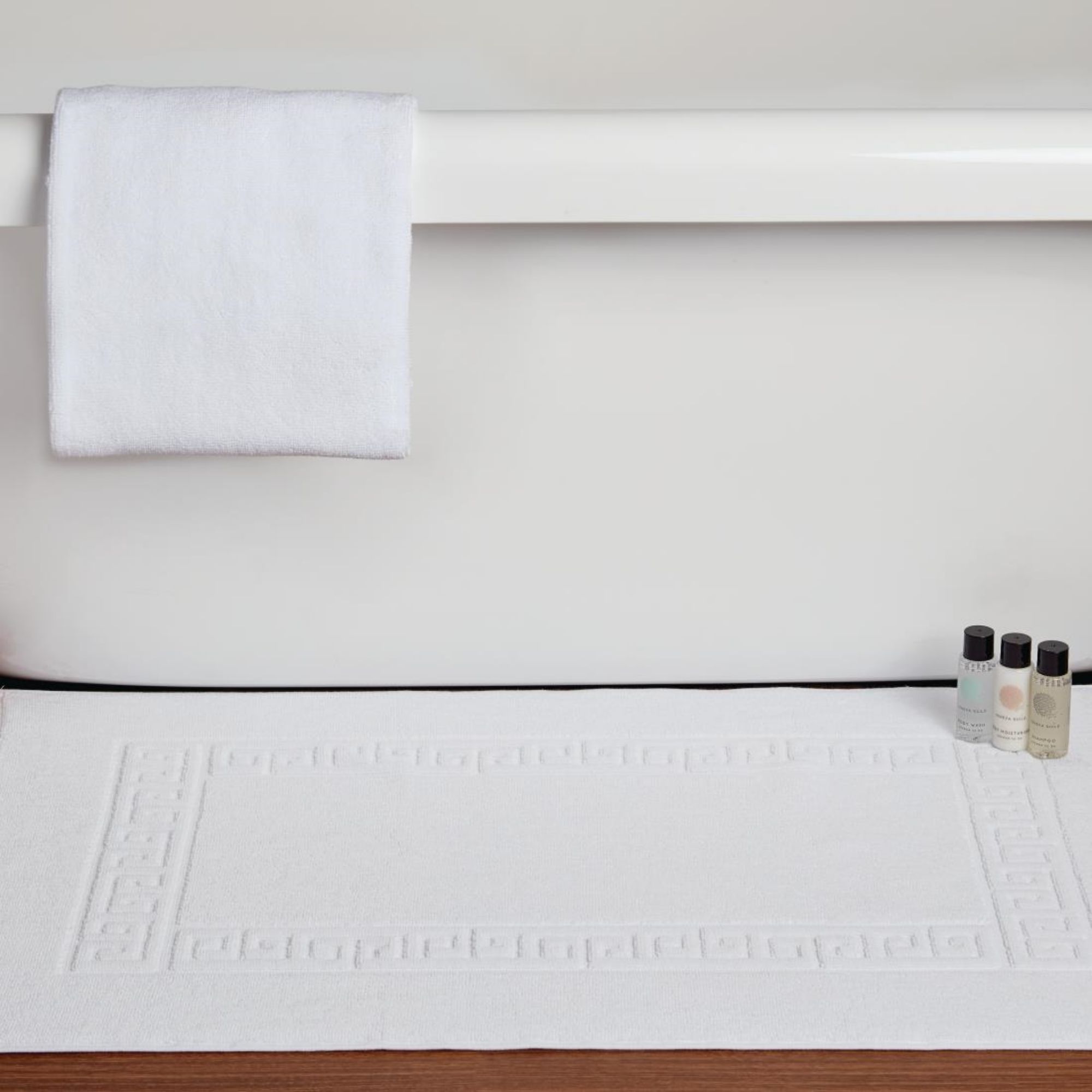 Picture of Mitre Comfort Nova Bath Mat White