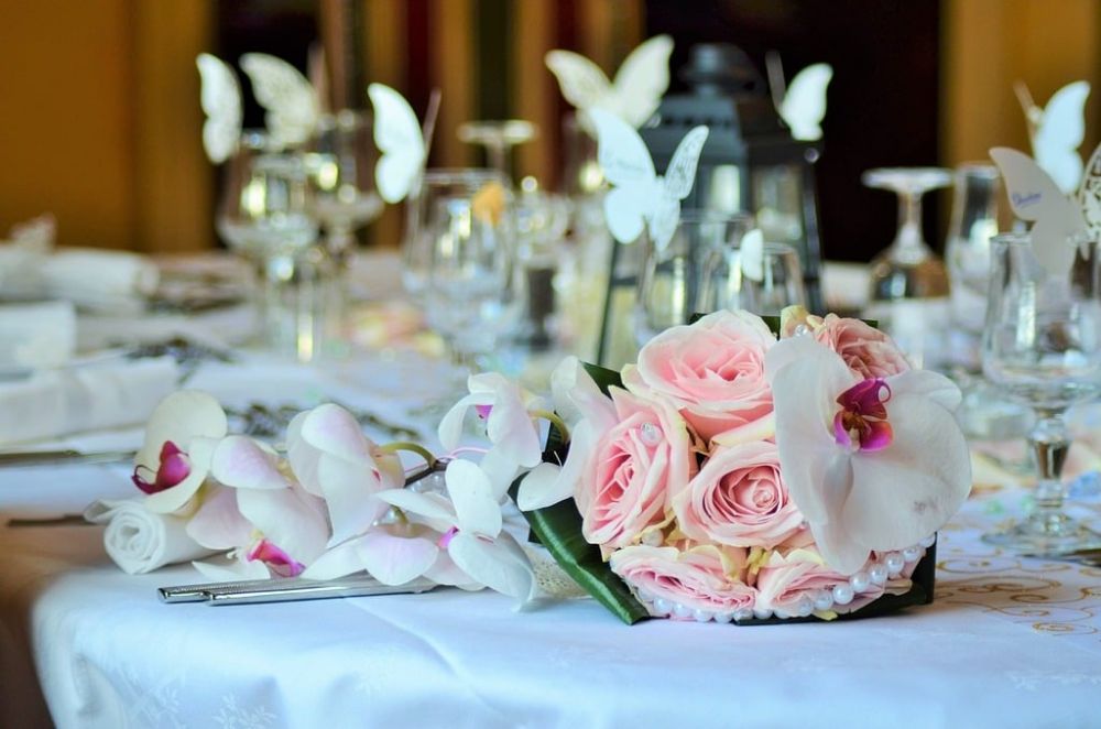 How to Save on Catering for a Wedding: Expert Tips and Strategies