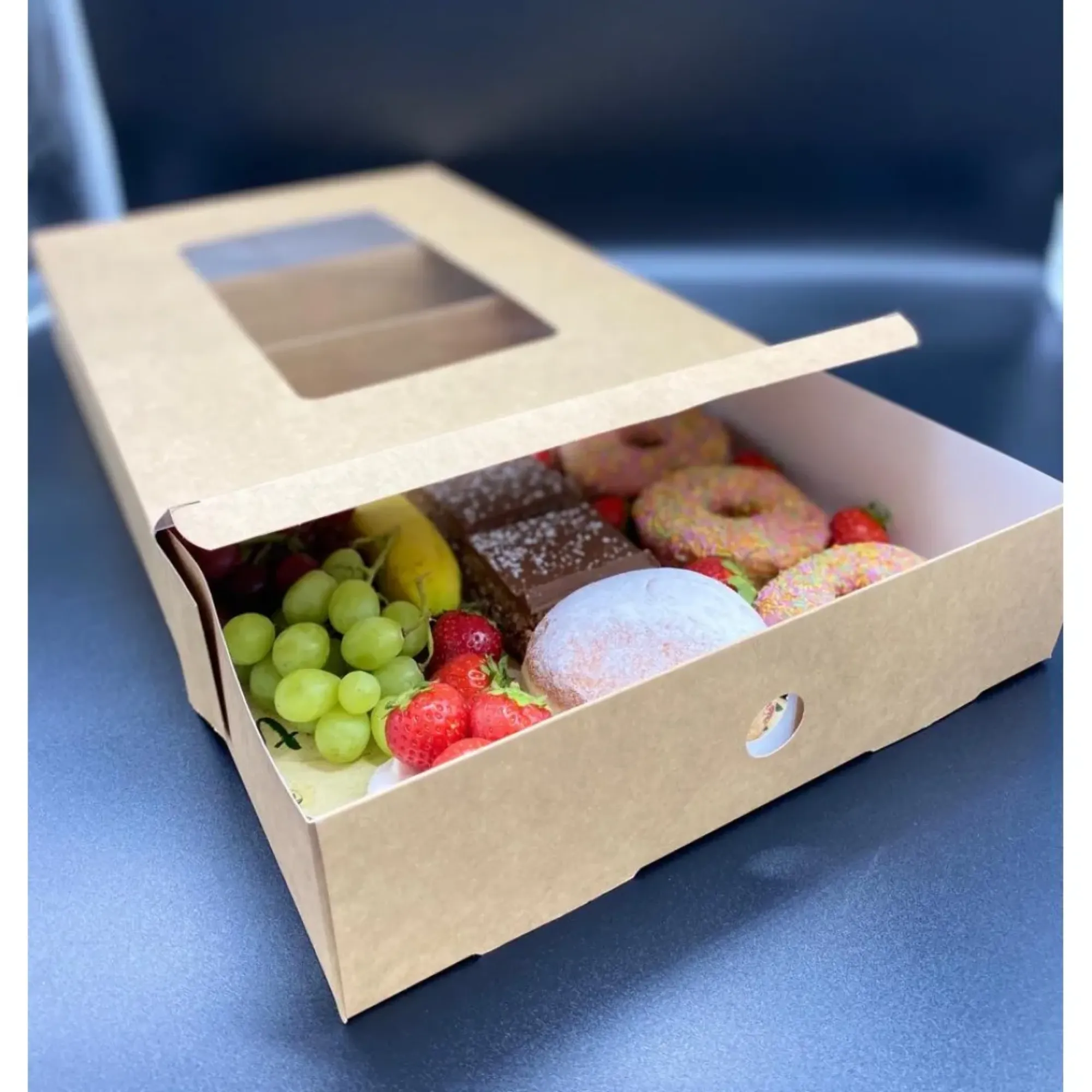 Picture of Kraft Platter Box + Pla Window & Insert X 25 (45 X 31 X 8 Cm)