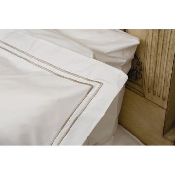 Picture of Mitre Heritage Elegance Oxford Pillow Case