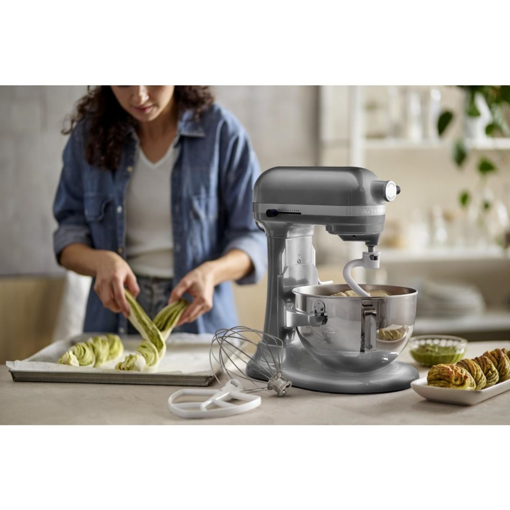 Picture of KitchenAid Heavy Duty Stand Mixer 5.2Ltr Contour Silver