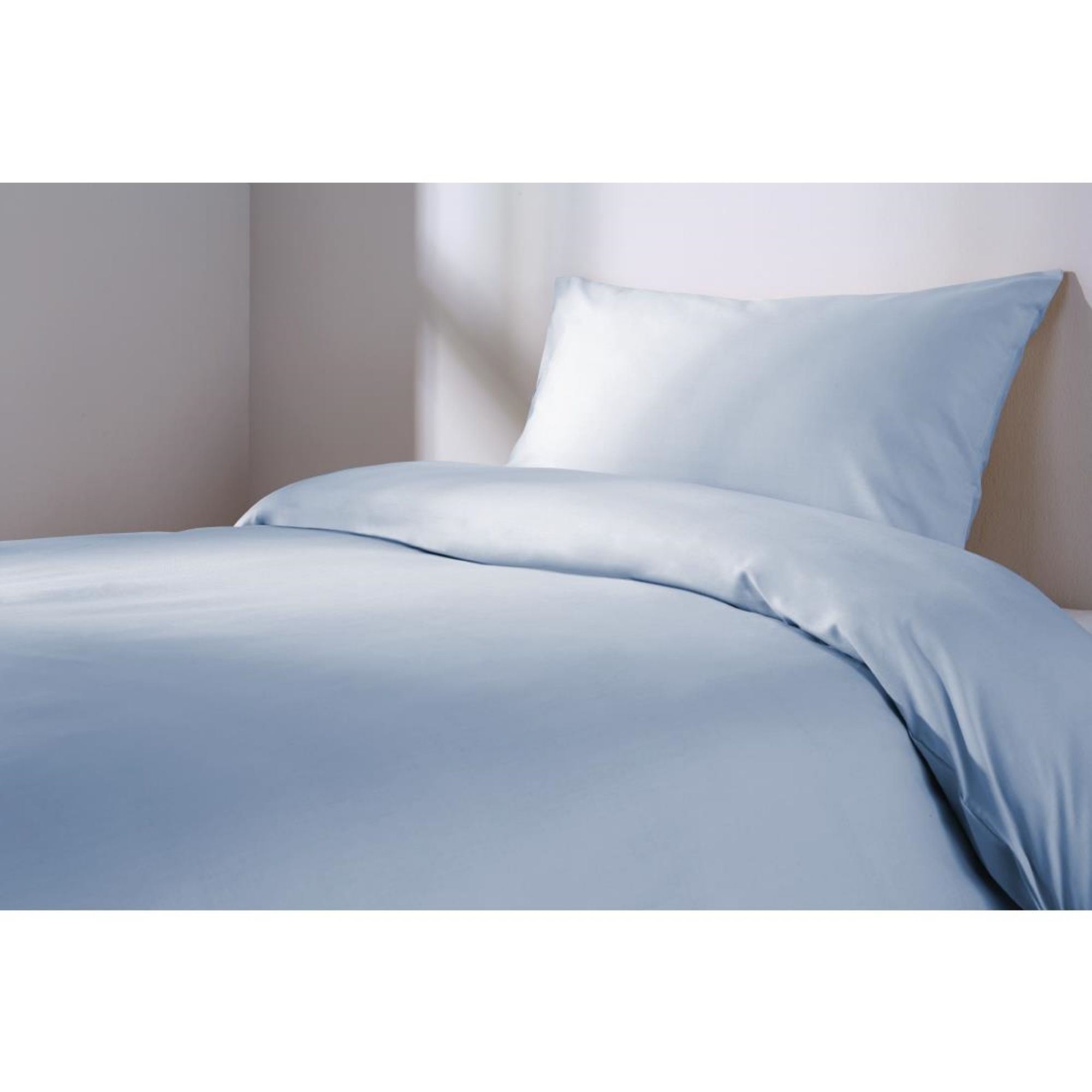 Picture of Mitre Essentials Spectrum Duvet Cover Blue Single