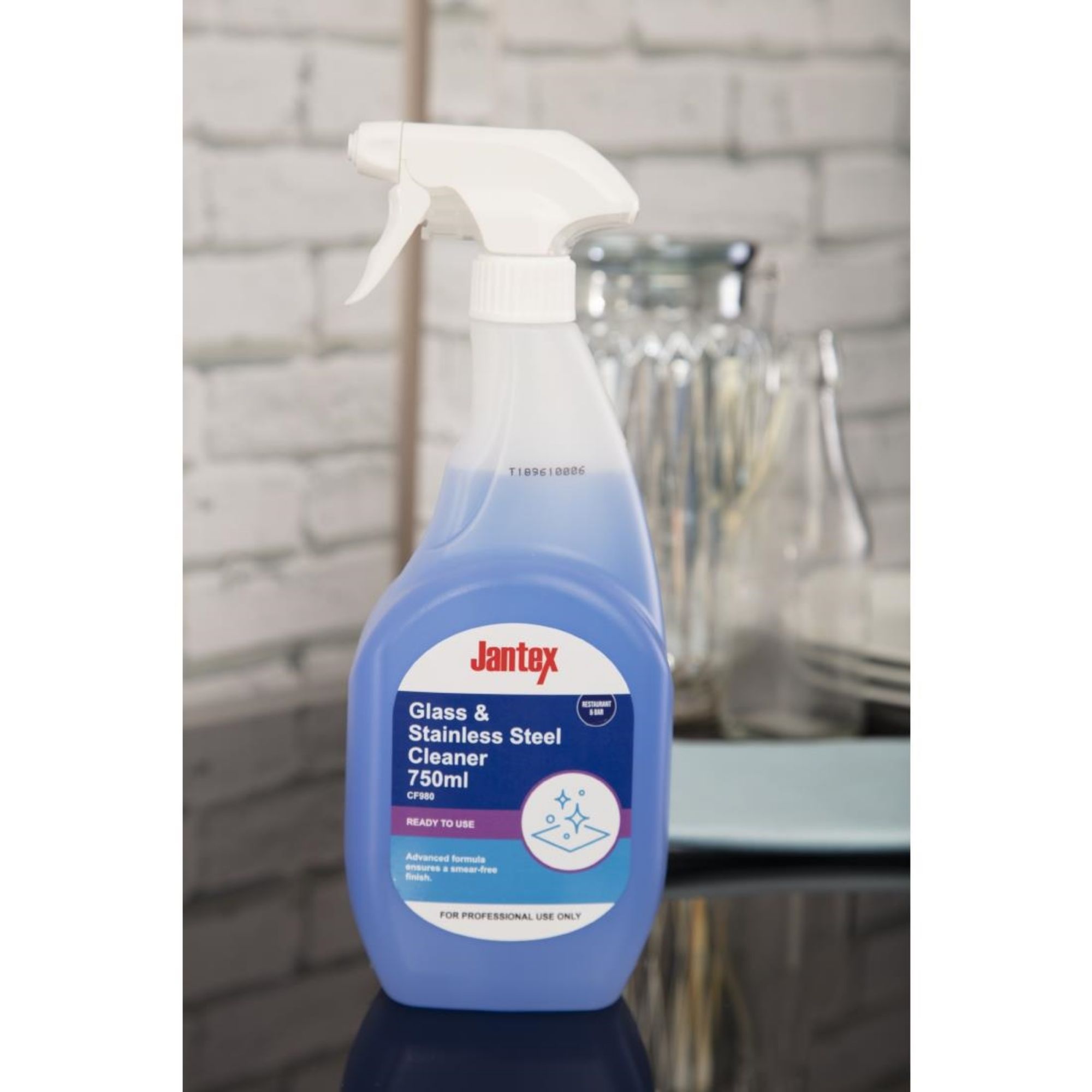 Picture of Jantex Glass & Stainless Steel Cleaner Ready To Use 750ml