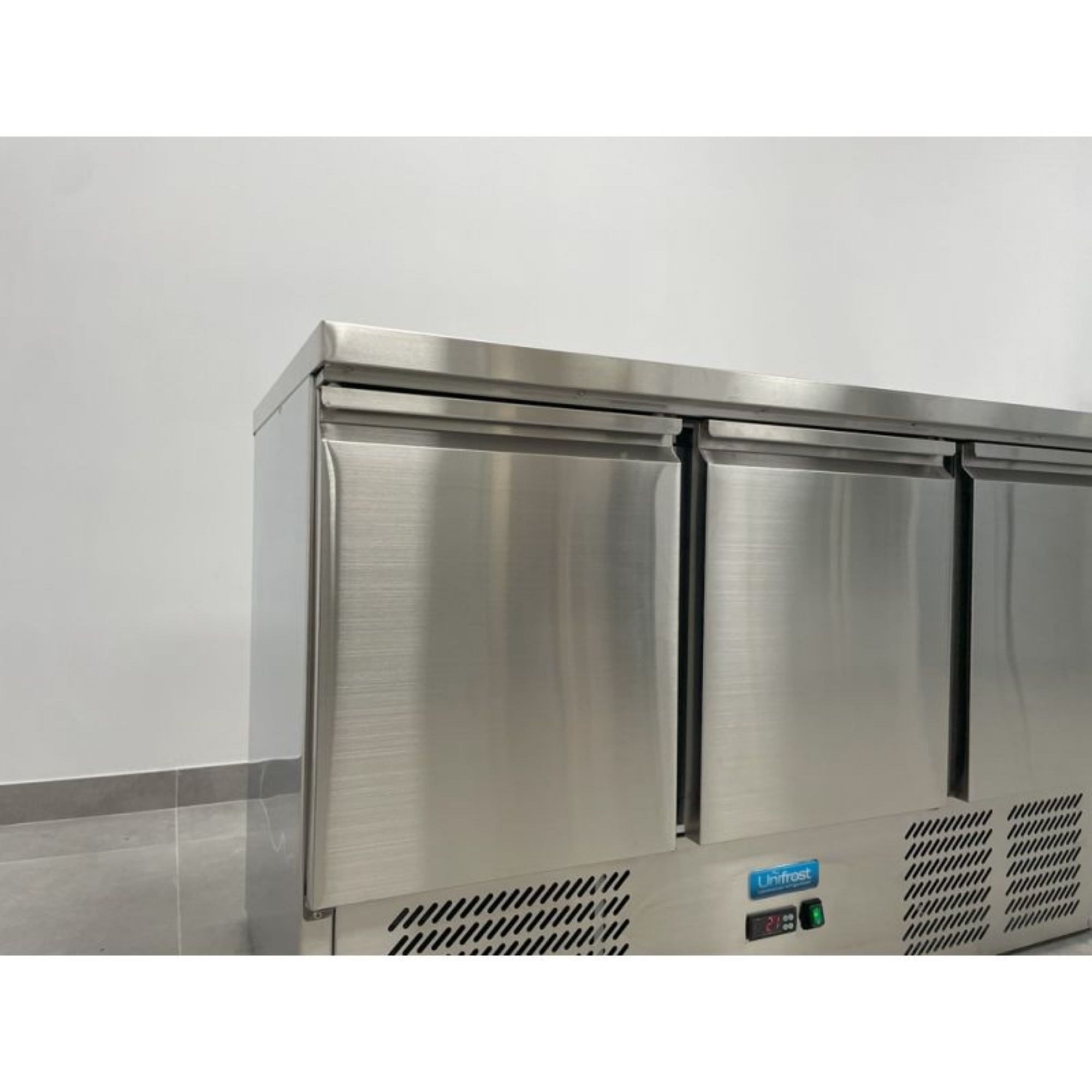 Picture of UNIFROST CRS136G 3 DOOR COUNTER FRIDGE