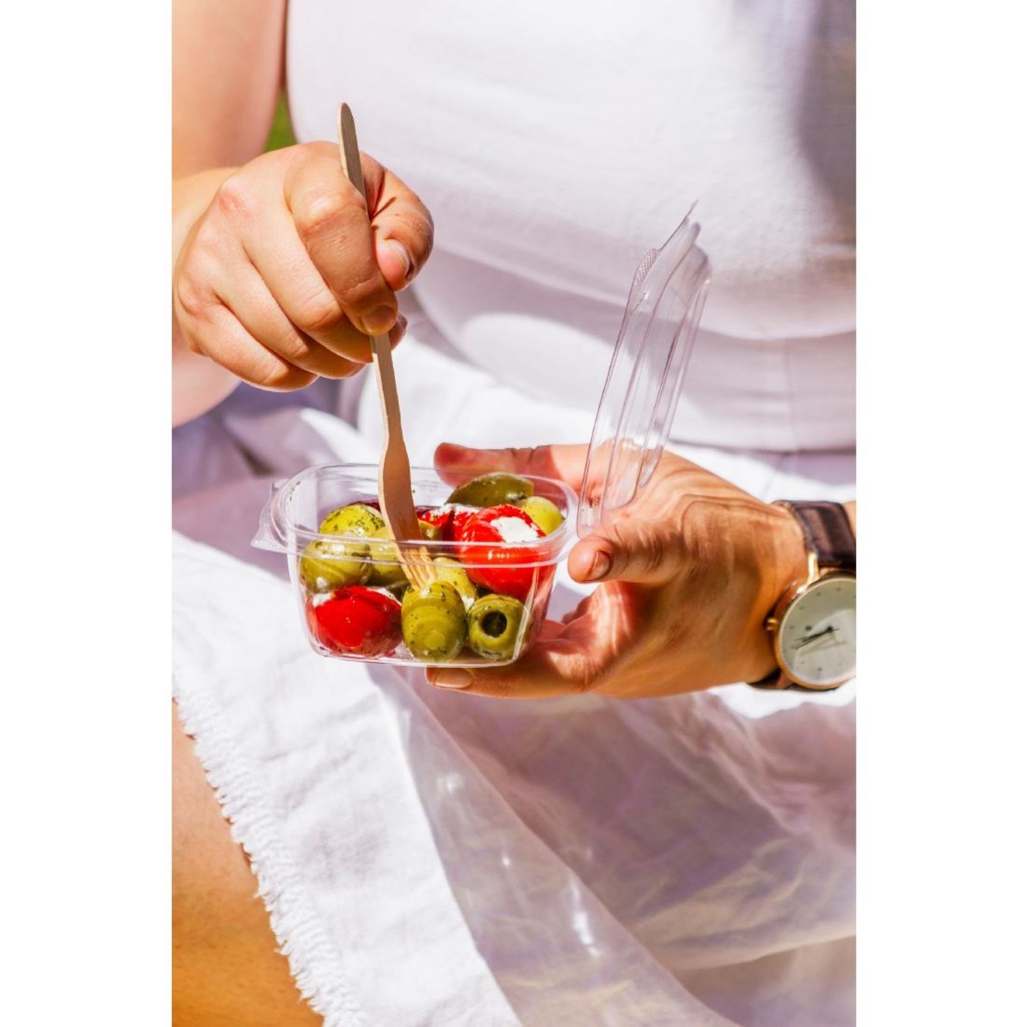 Picture of Vegware PLA Hinged Deli Containers 8oz (300 Pack)