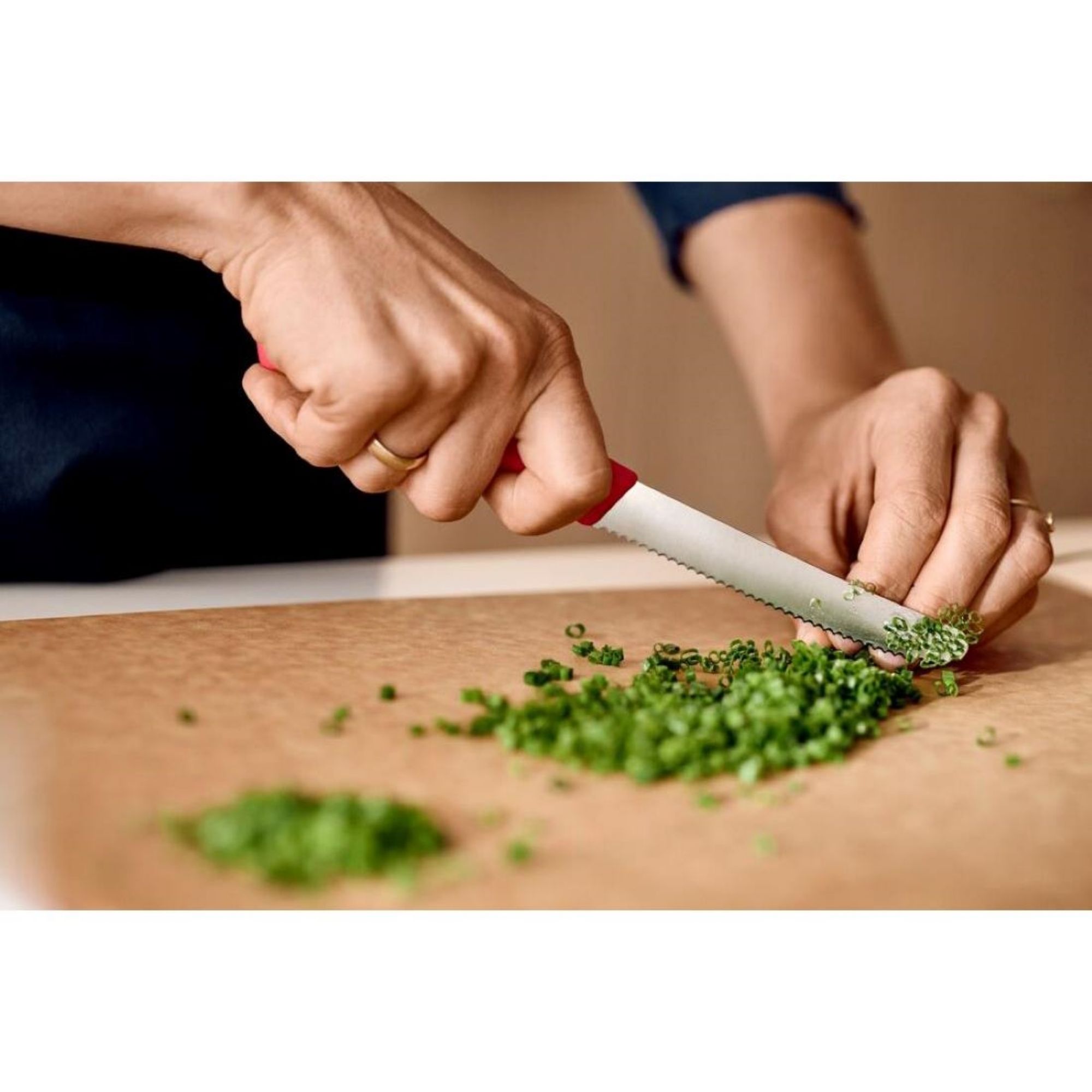 Picture of Victorinox Swiss Classic Tomato & Table Knife Wavy Red 11cm