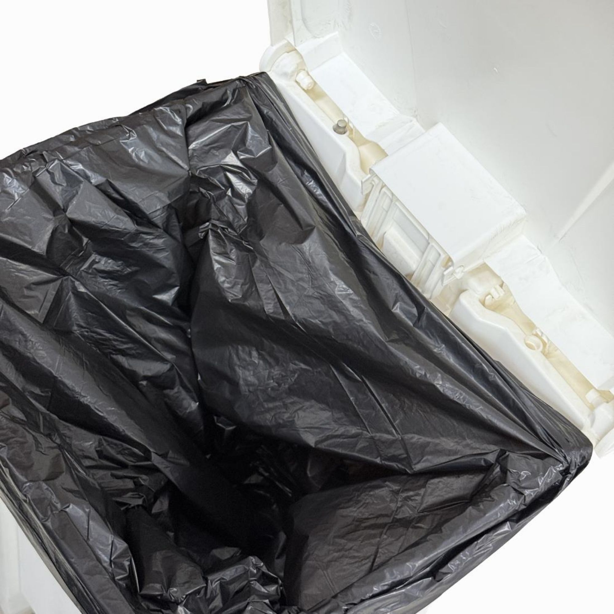 Picture of Nisbets Essentials Medium Duty Bin Bags Black 70Ltr (50 Pack)