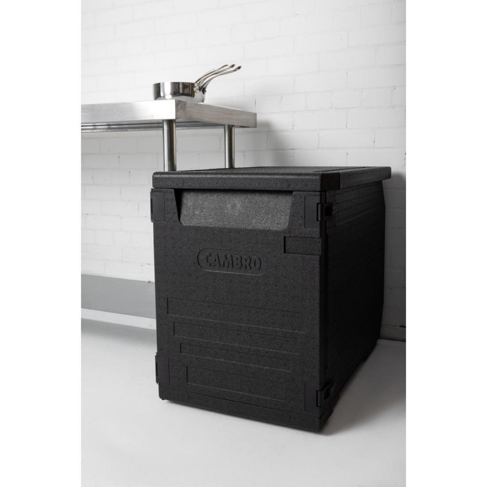 Picture of Cambro EPP Insulated Front Loading Food Pan Carrier 6 Rails 126Ltr