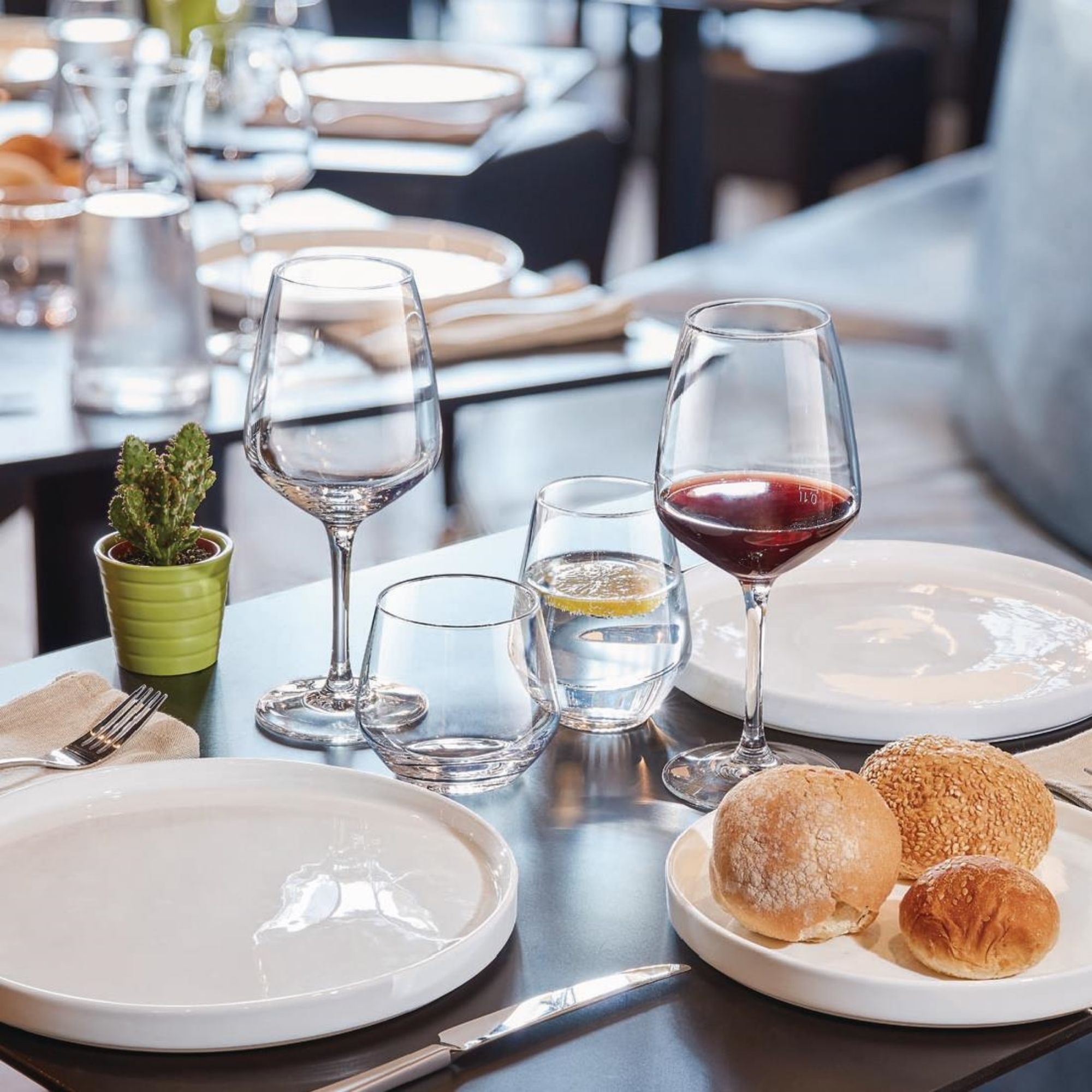 Picture of Arcoroc Vina Juliette Wine Glasses 400ml (24 Pack)