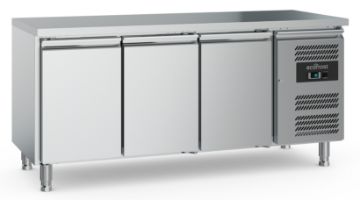 Picture of 700 REFRIGERATED COUNTER 3 DOORS  WITH ADJUSTABLE FEET