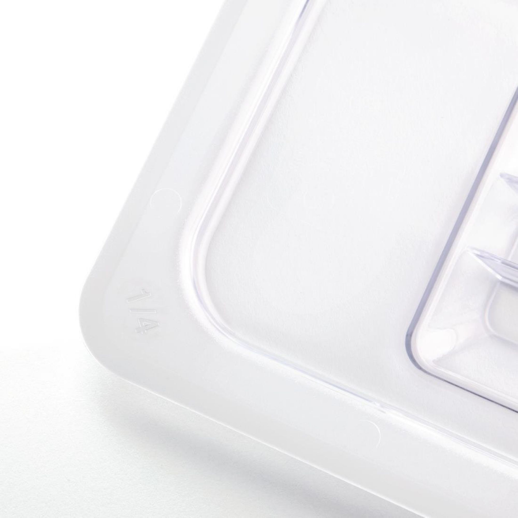 Picture of Vogue Polycarbonate 1/4 Gastronorm Lid Clear