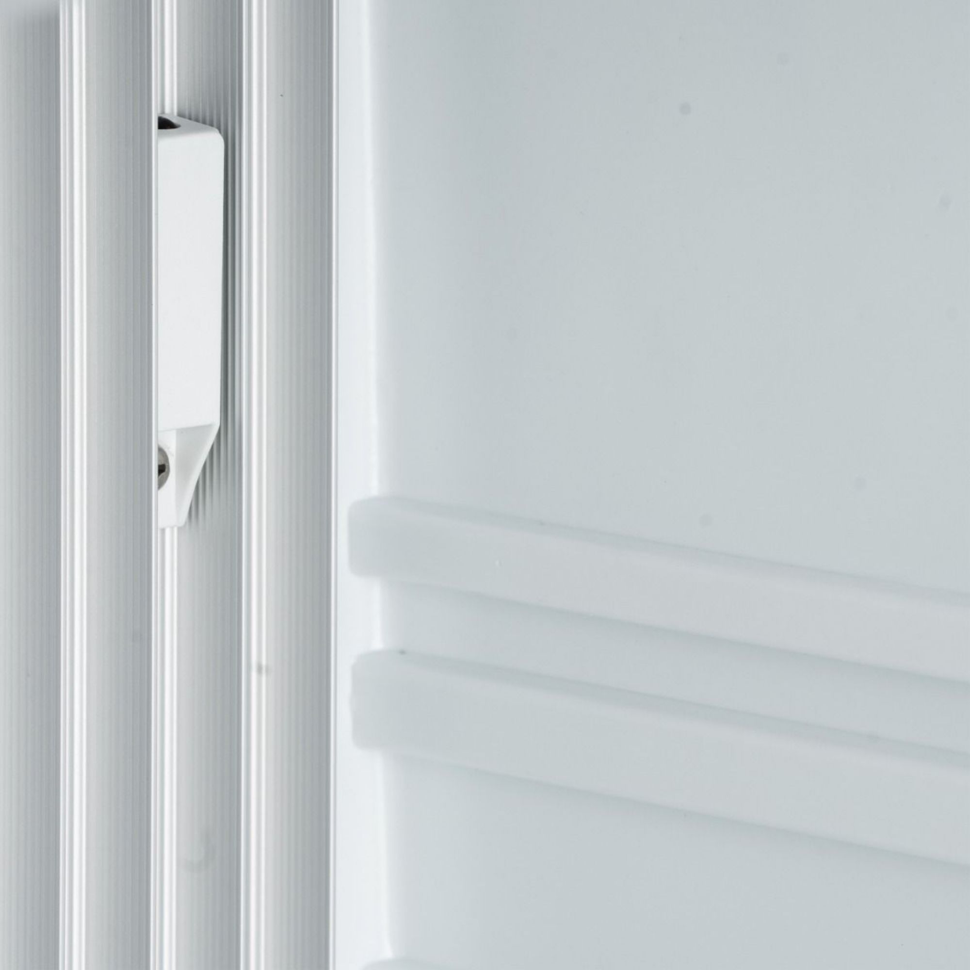 Picture of BLIZZARD 40L Single Glass Door Mini Bar BMB40G