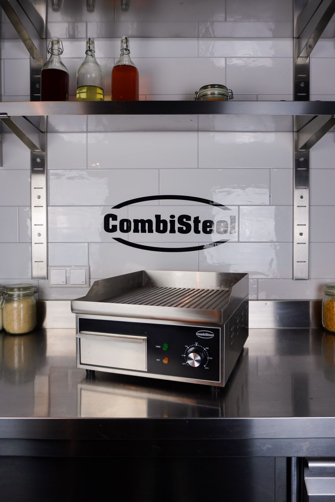 Picture of Combisteel Electric Ribbed Fry Top - 2 kW
