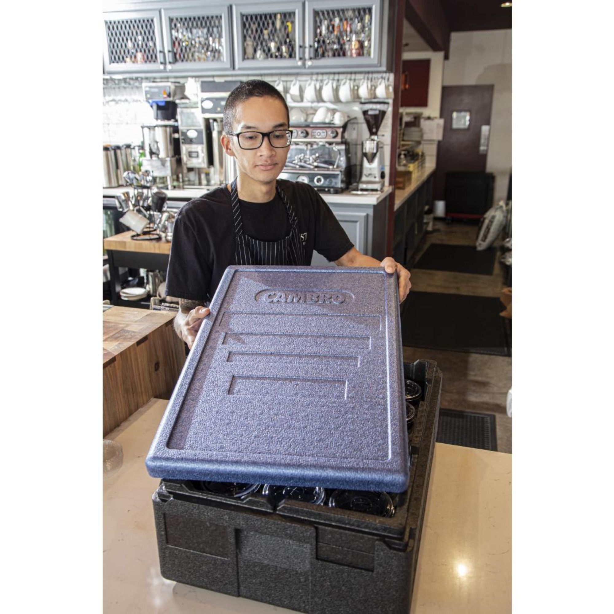 Picture of Cambro Lid for Insulated Food Pan Carrier Blue