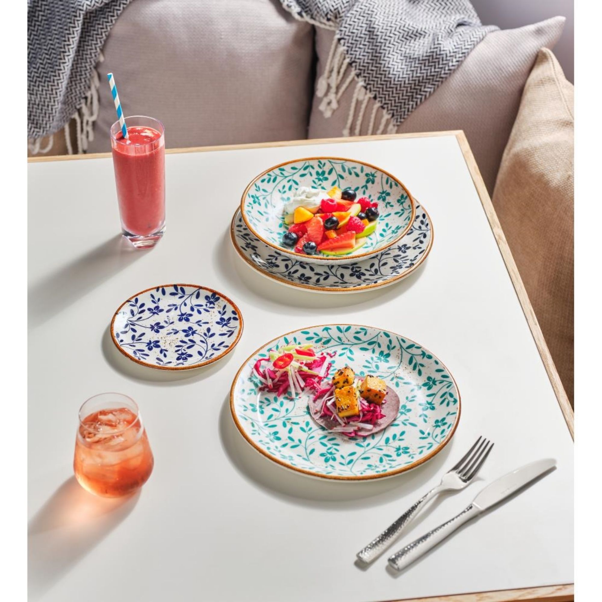 Picture of Steelite Performance Flora Coupe Bowls Aqua 215mm (12 Pack)
