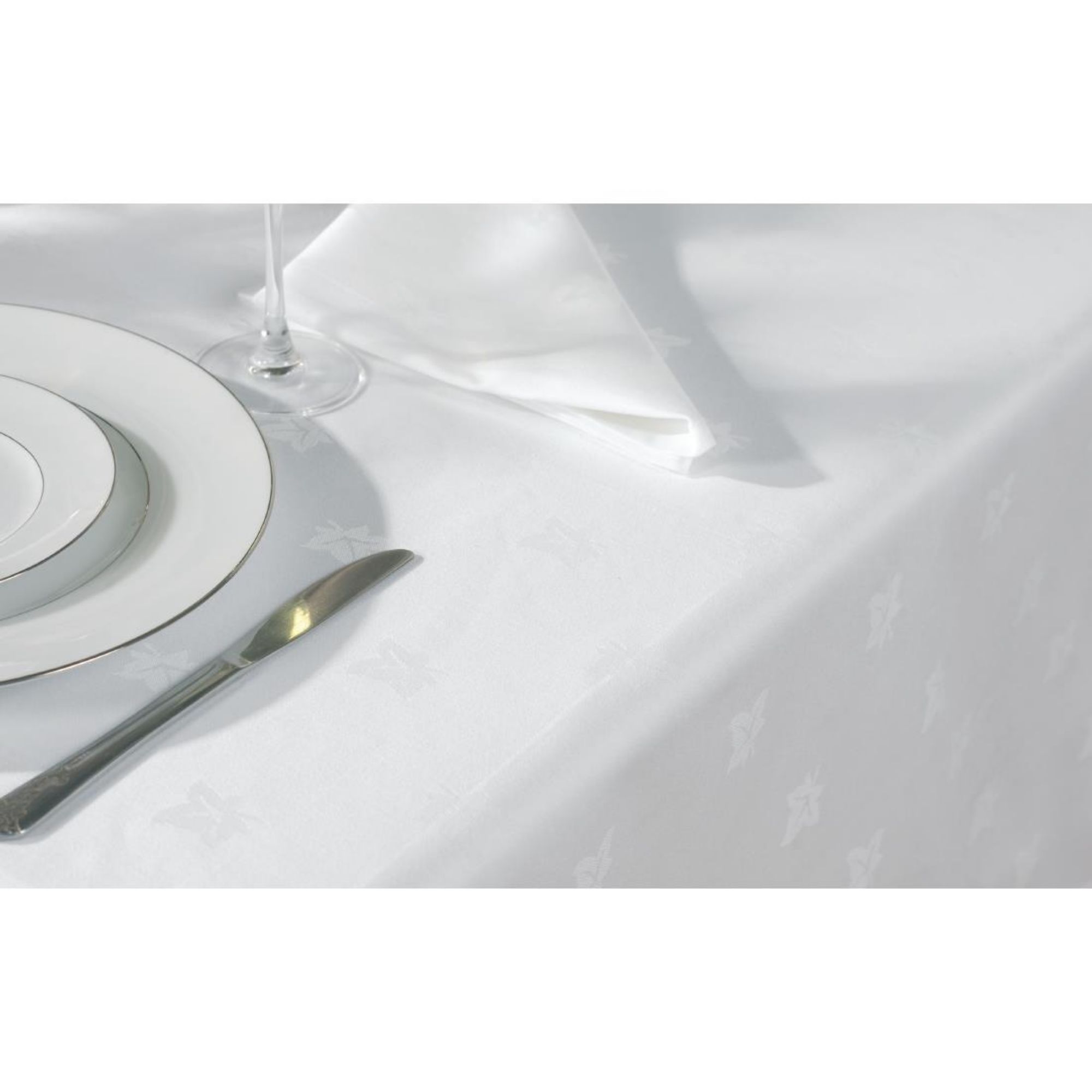 Picture of Mitre Luxury Luxor Tablecloth Ivy Leaf White 1780 x 2750mm