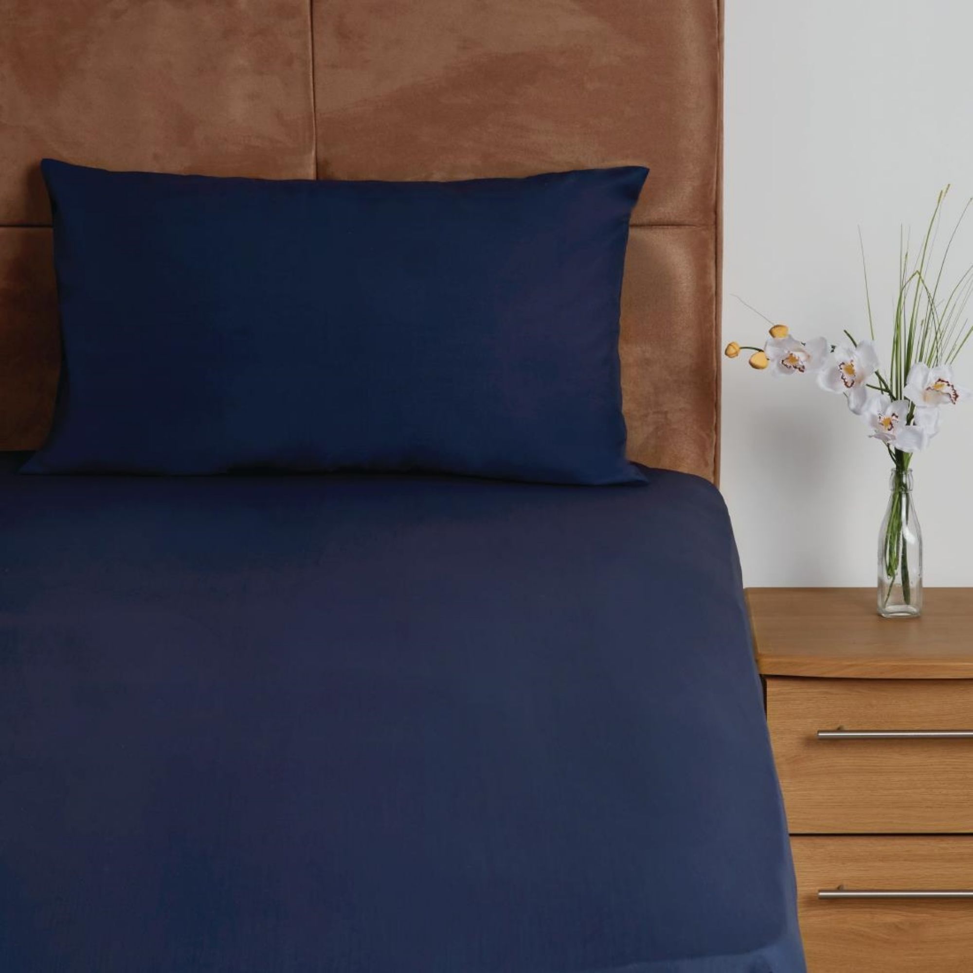 Picture of Mitre Essentials Temir Fitted Sheet Navy Single