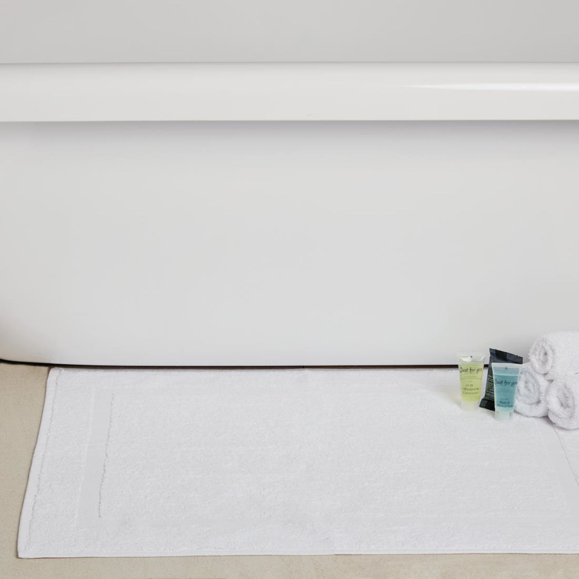 Picture of Mitre Essentials Capri Bath Mat White